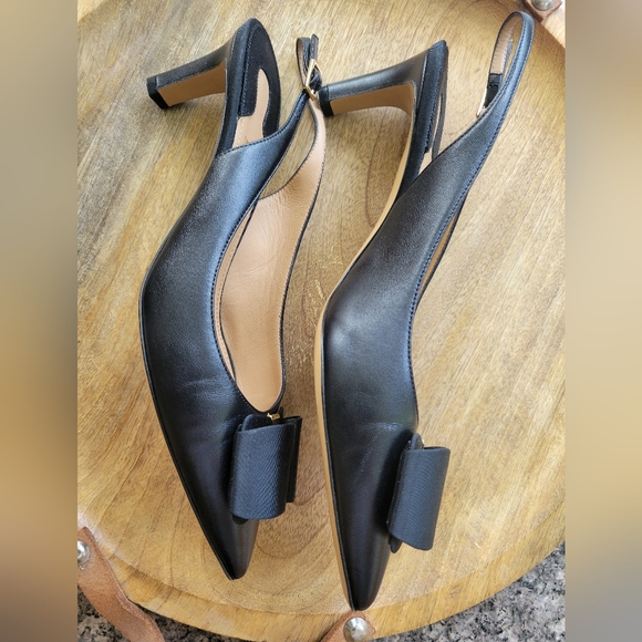 Salvatore Ferragamo Black Heels 9.5 B with Modern Elegance LIKE NEW Classc - Picture 7 of 11